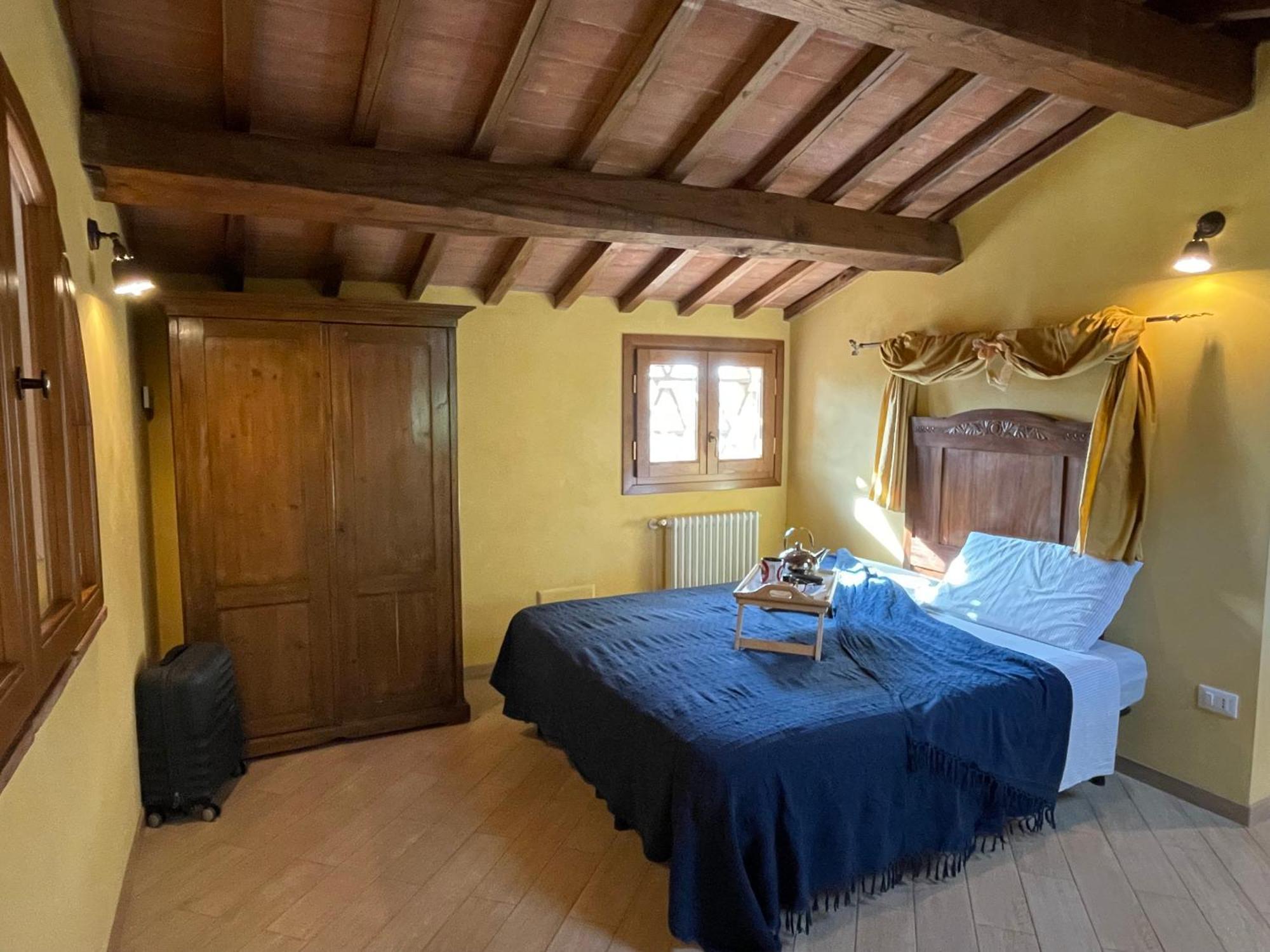 Agriturismo Podere Le Tombe Guest House Palaia Luaran gambar