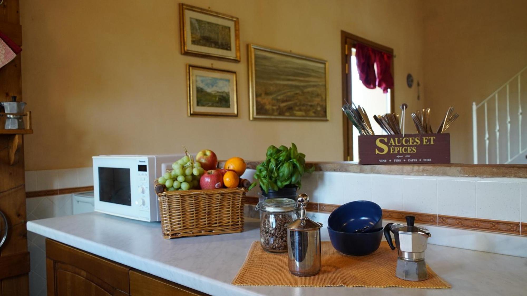 Agriturismo Podere Le Tombe Guest House Palaia Luaran gambar