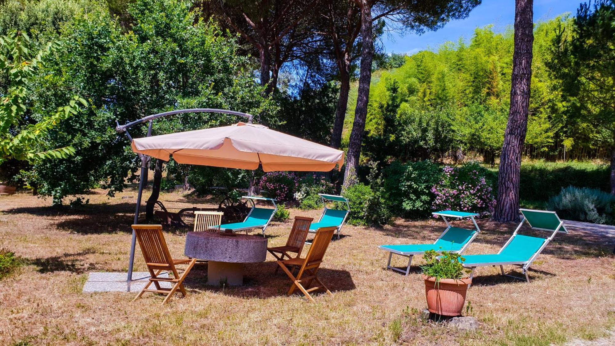 Agriturismo Podere Le Tombe Guest House Palaia Luaran gambar